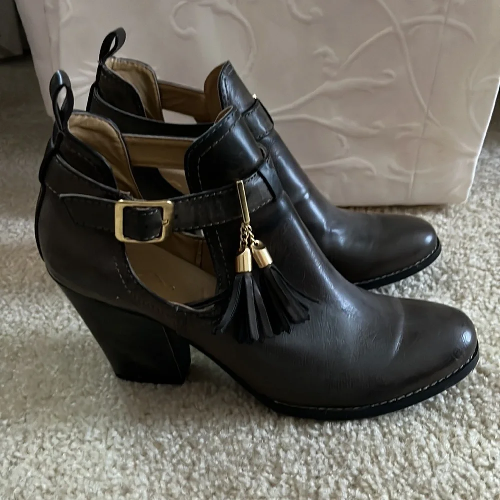 MIA Women’s Booties - Picture 2 of 4